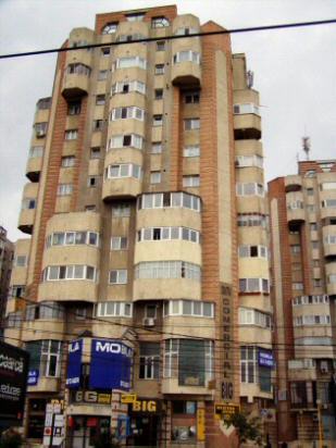 0466 - Palazzo stile sovietico